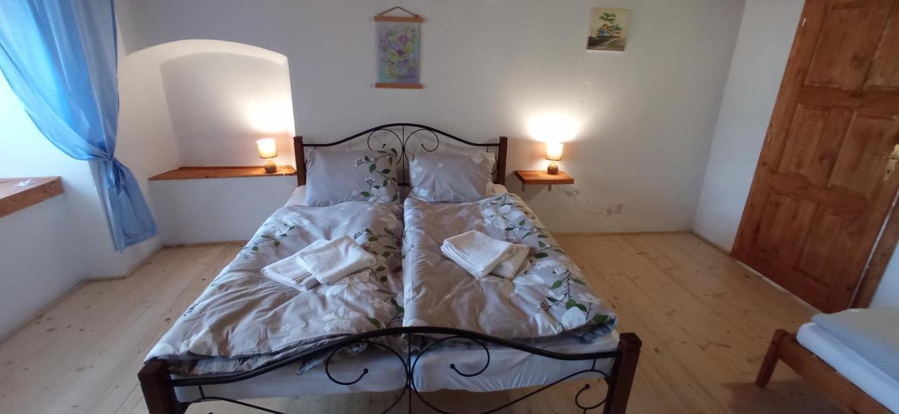 Chalupa Jahudka Kunžak Esterno foto